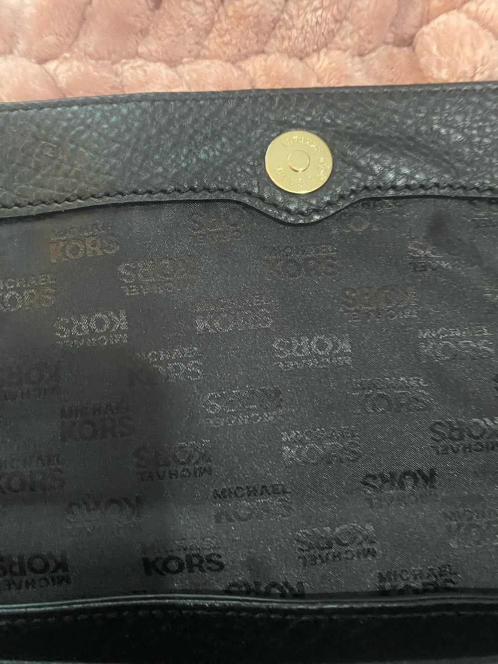 Michael Kors Black Leather Shoulder Bag with Gold Chain Detail - Picture 5 of 6